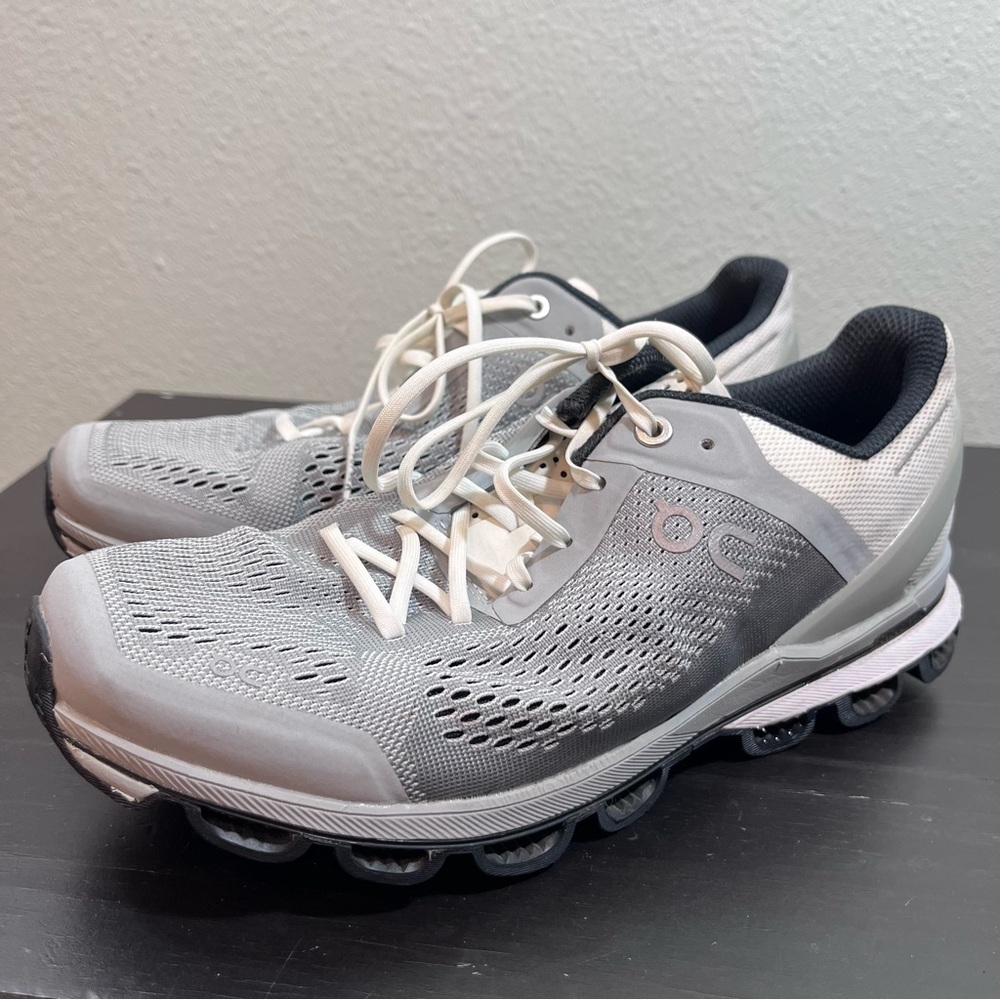 ON Running Cloudsurfer Men's US 7 Gray White Running Shoes Sneakers CloudTec - Picture 2 of 13
